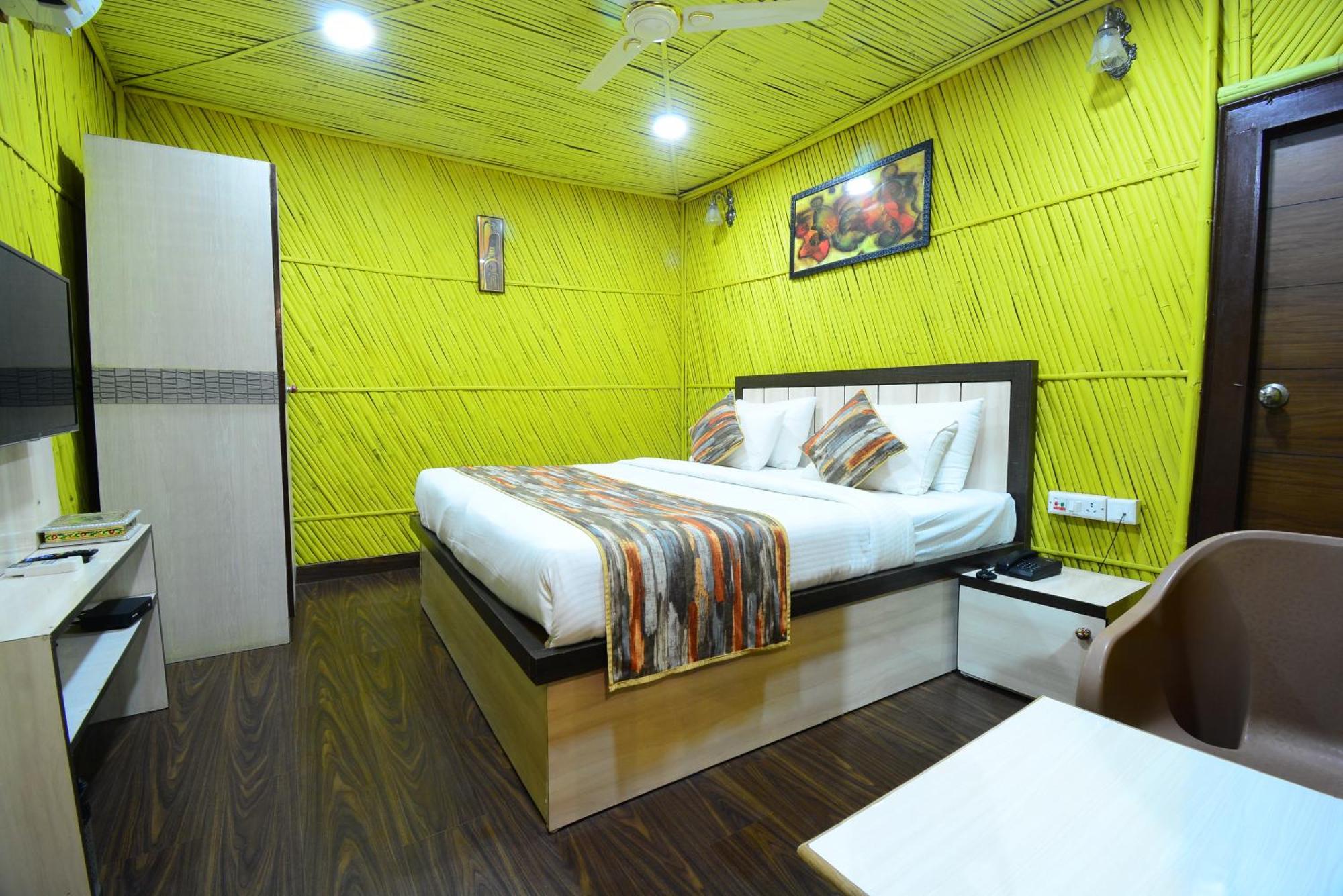 Hotel Bamboo Castle جايبور الغرفة الصورة